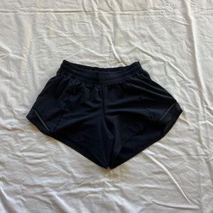 Lululemon Hotty Hot Short Low-Rise 4" Black